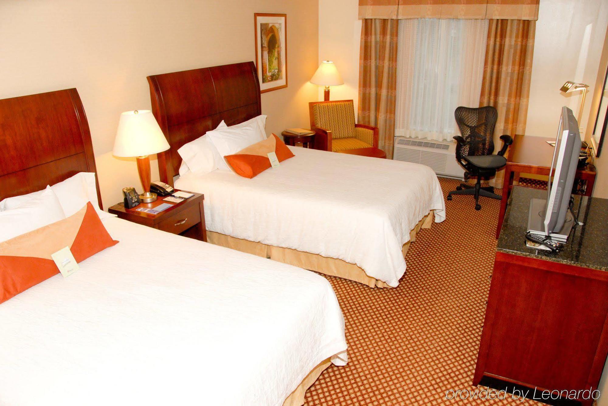 Hilton Garden Inn Riverhead Zimmer foto